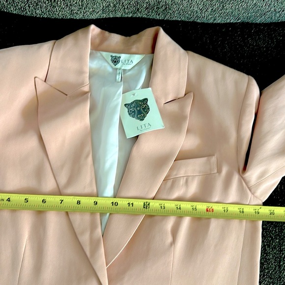 LITA by Ciara 2 Button Blazer in Lotus Blush Pink Nude Pink Size Medium NWT - Picture 9 of 16